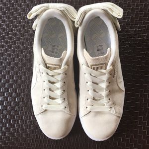 Puma Suede Bow Women’s Sneaker. Whisper White.